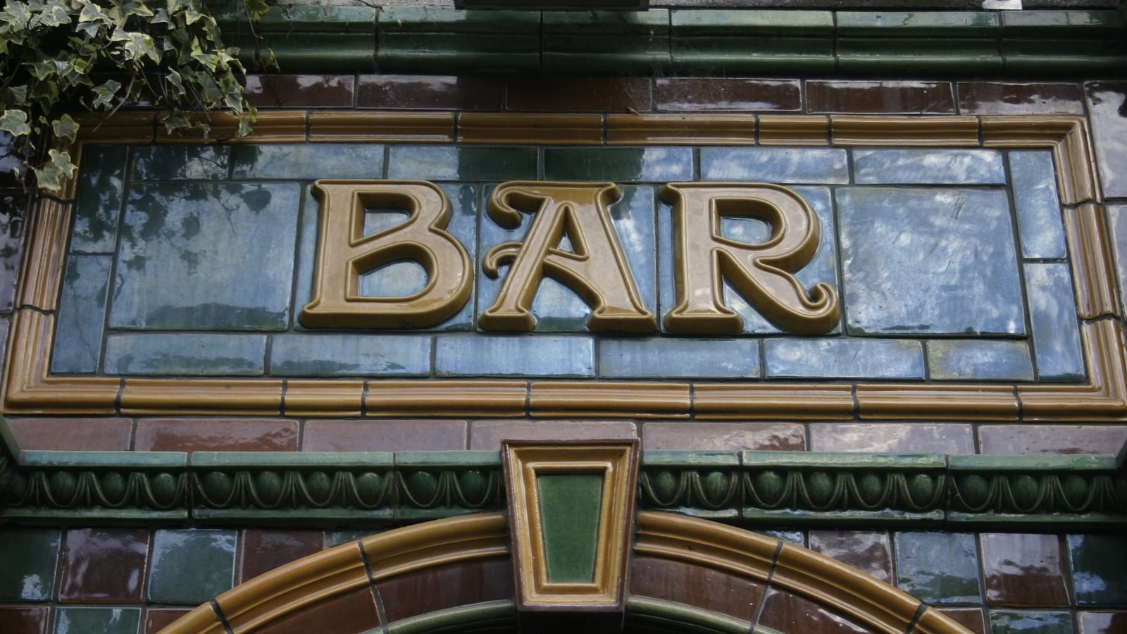 Quarter of Irish pubs have closed since 2005