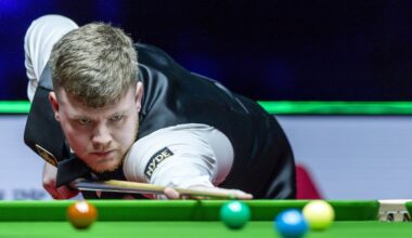 Hill reaches quarter-finals at British Open
