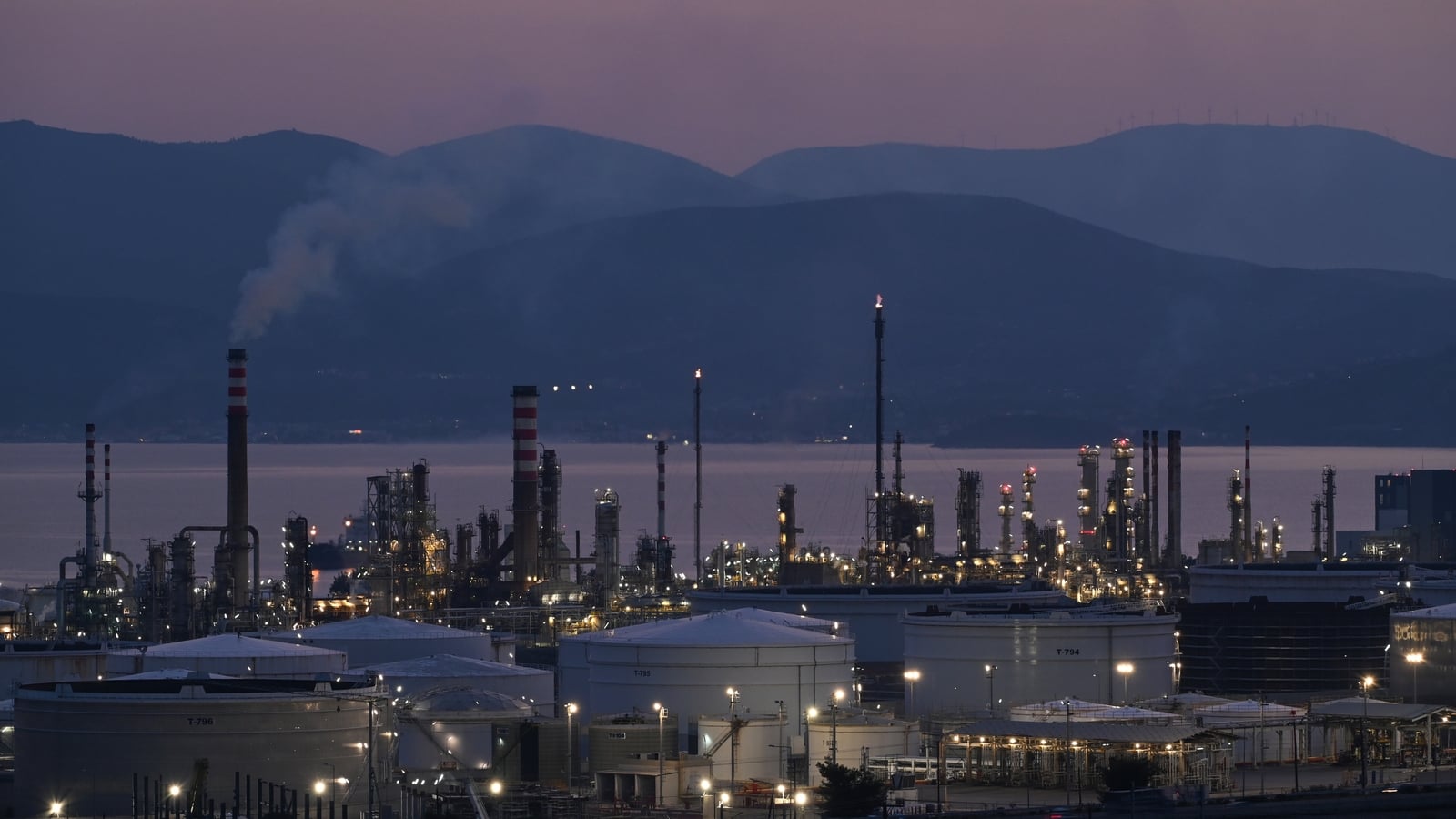 Oil slides to 11-day low on hopes of US-Iran diplomacy - rte.ie