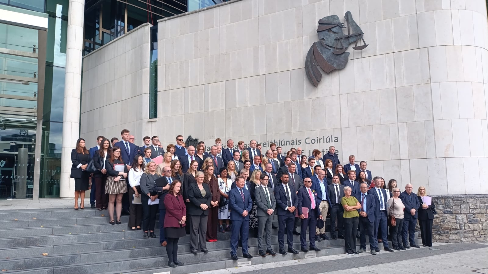 Over 100 criminal solicitors walk out over aid dispute