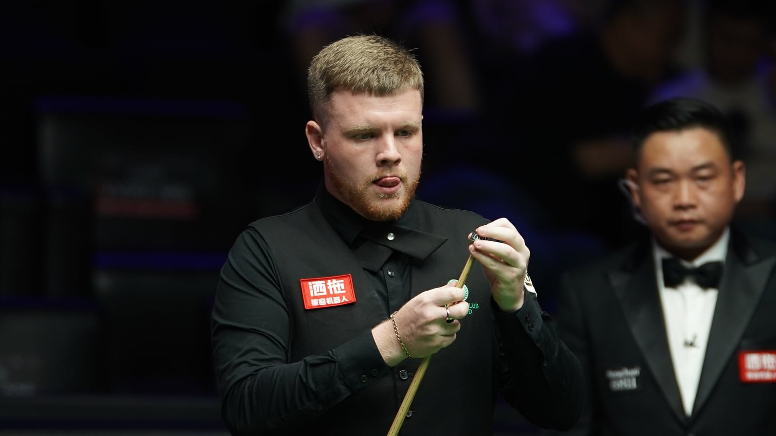 Hill's semi-final wait to continue after defeat to Jones