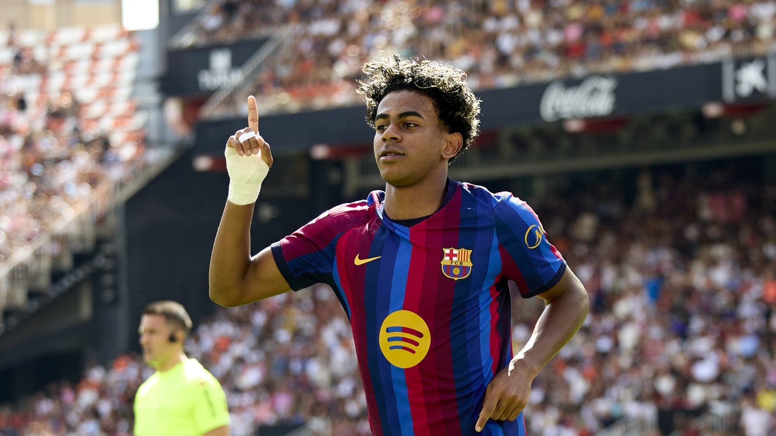 Euro wrap: Yamal brace helps Barcelona extend lead