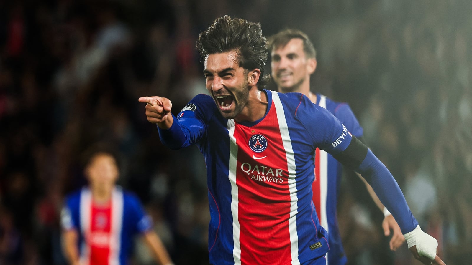 Champions League wrap: PSG and Barca start with a bang