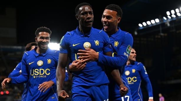 Danny Welbeck of Chelsea celebrates scoring his team's fourth goal with Morgan Rogers during the Carabao Cup Third Round match between Chelsea and Leeds United at Stamford Bridge on September 09, 2026 in London, England.
