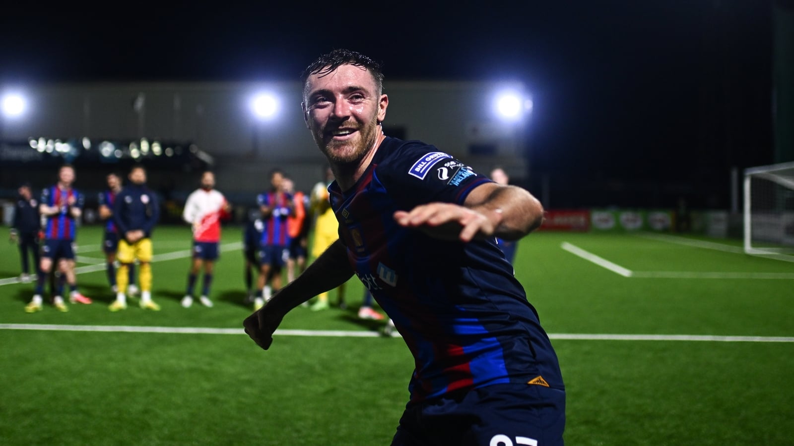 St Pat's move top of the table after Dundalk demolition