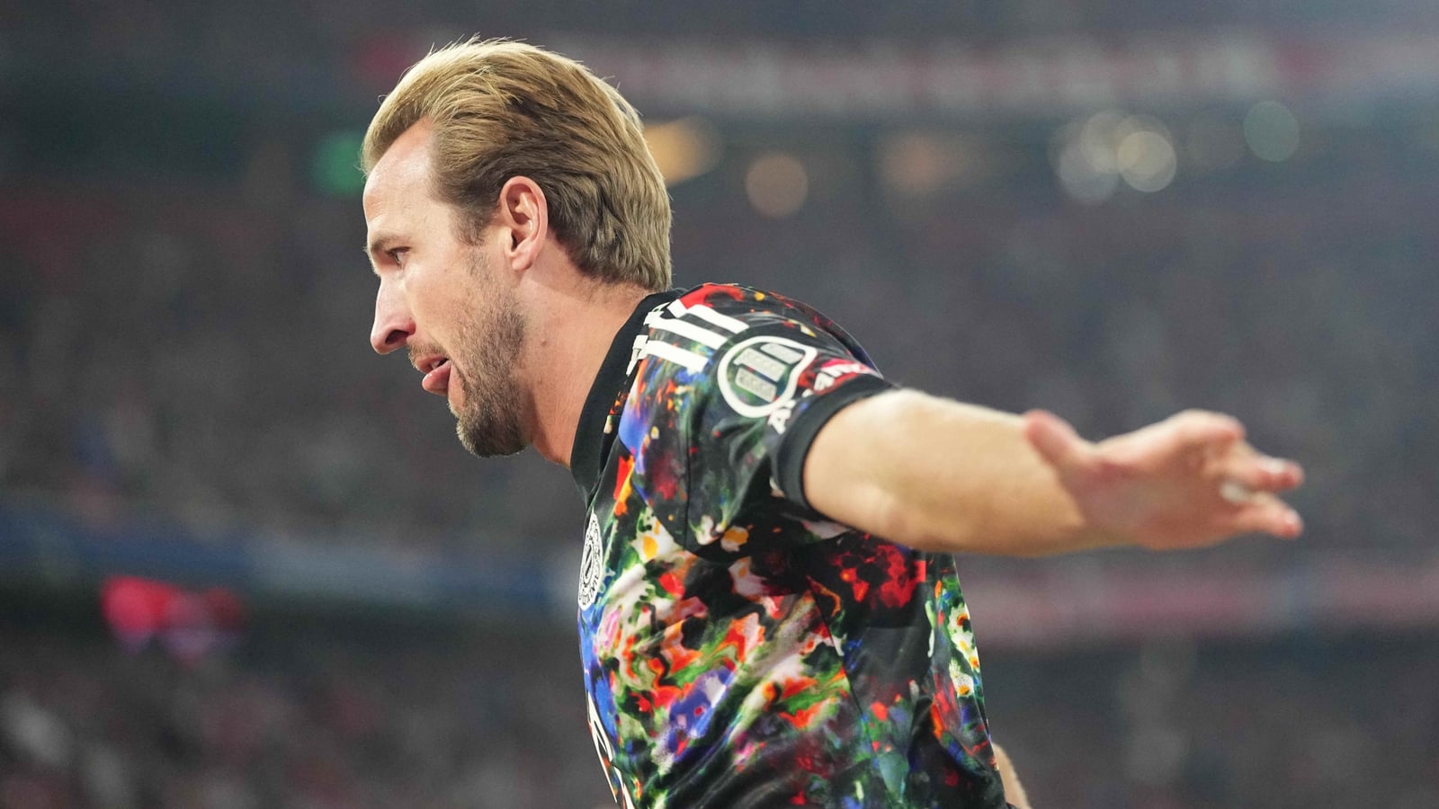 Kane makes Bundesliga history with 100th Bayern goal