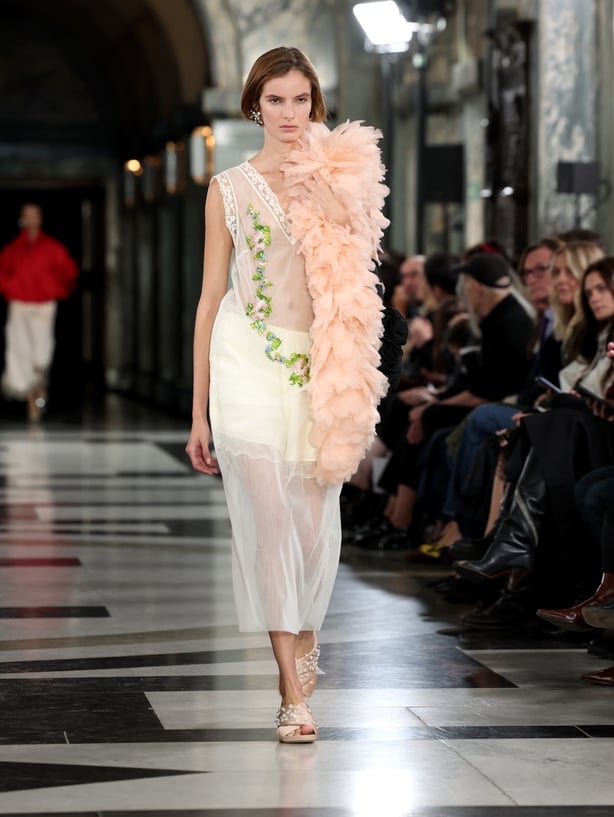 A model walks the runway at the Simone Rocha show during London Fashion Week 