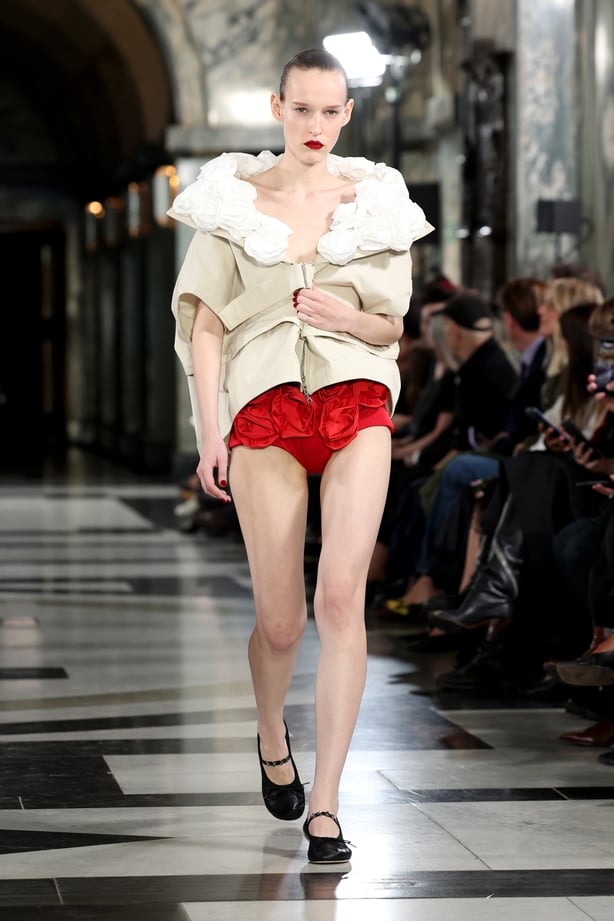 A model walks the runway at the Simone Rocha show during London Fashion Week 