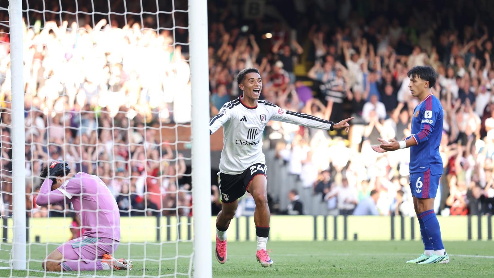 Slack Man United snatch a draw late on against Fulham