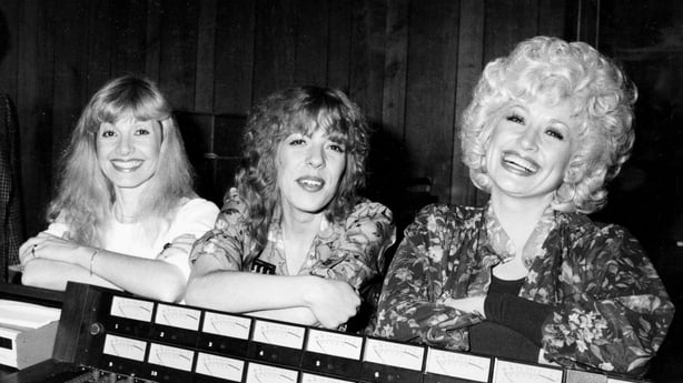 Dolly Parton with sisters Stella and Frieda