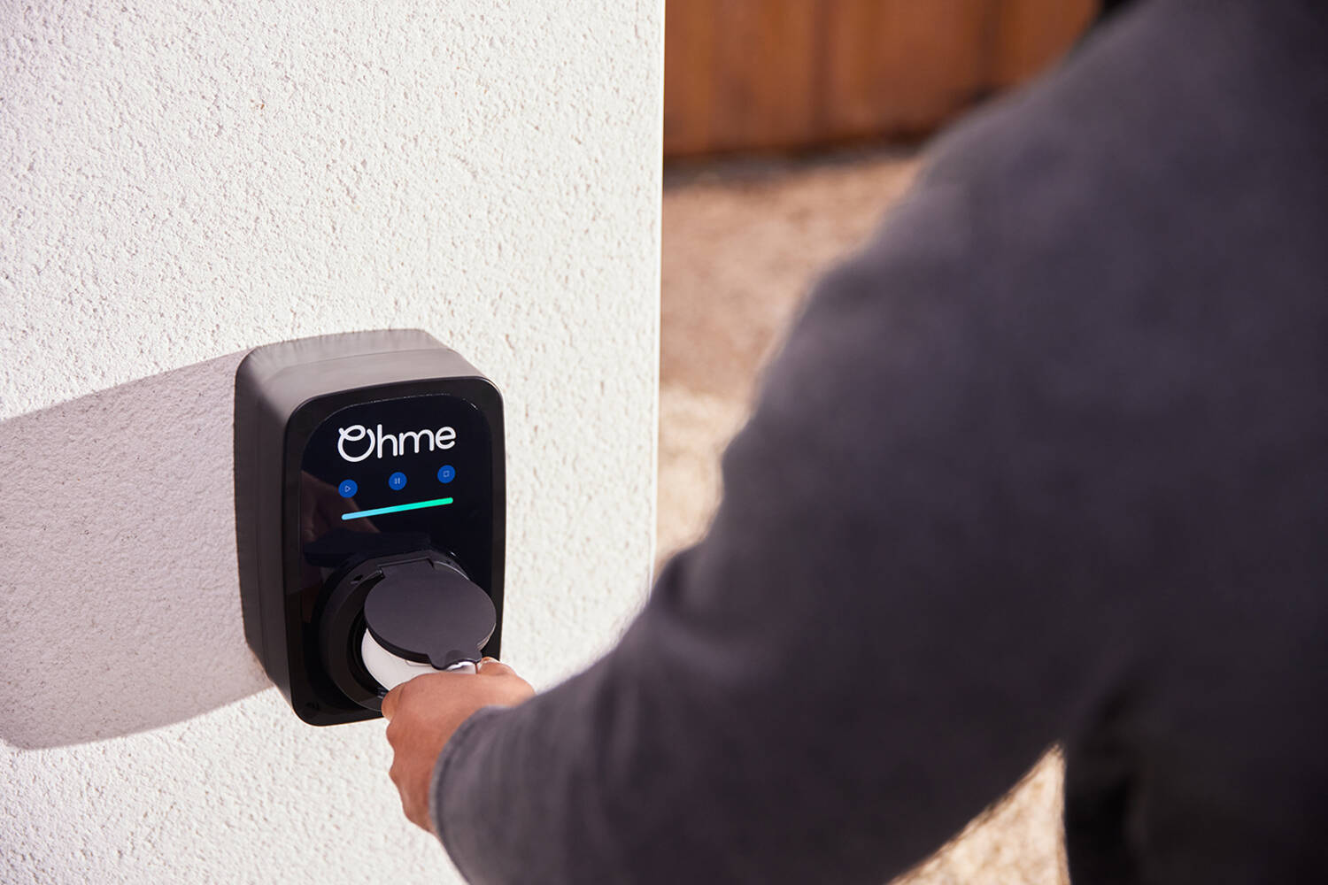 Electric Ireland names Ohme as new home EV charging partner