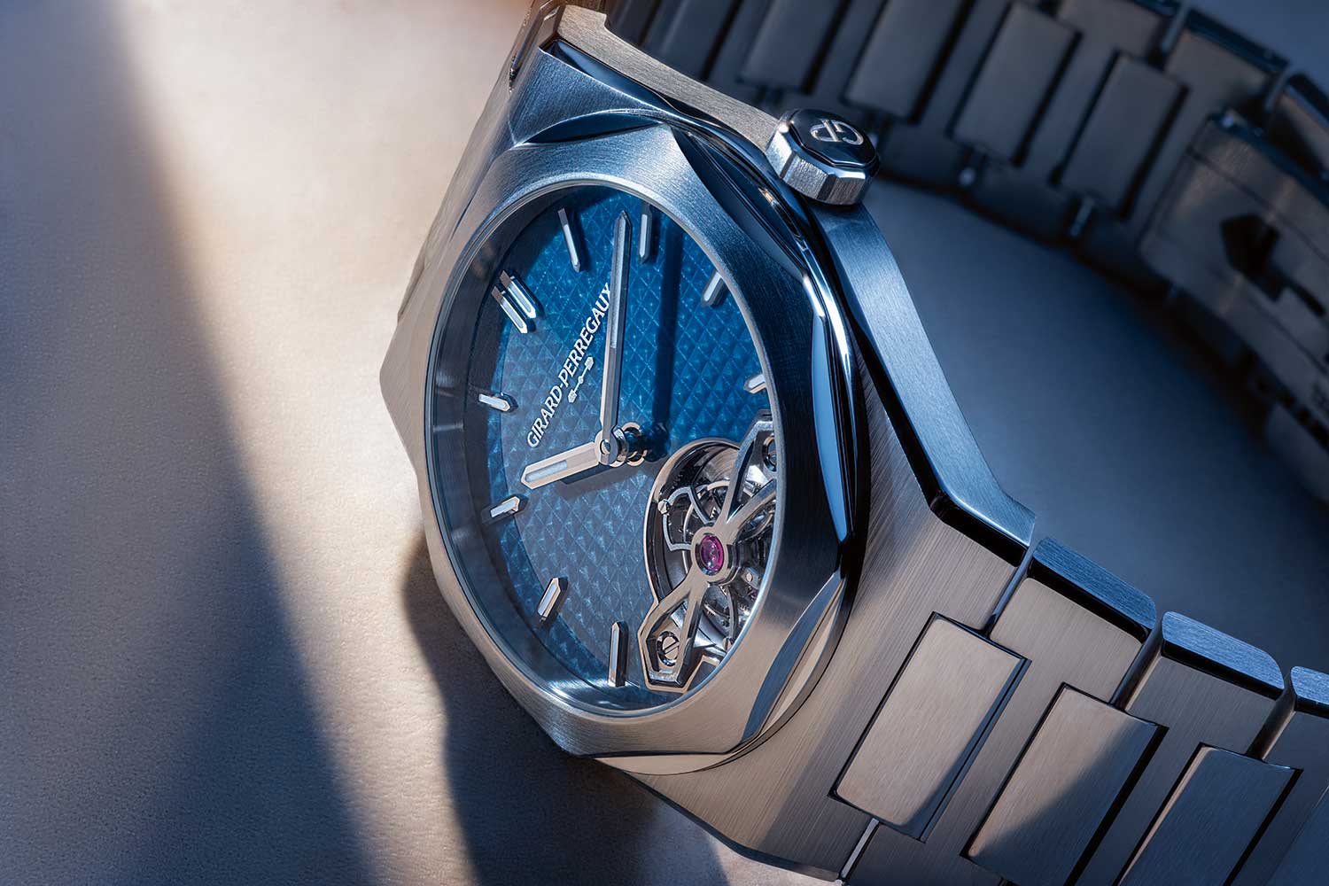 Girard-Perregaux Laureato Fifty Tourbillon
