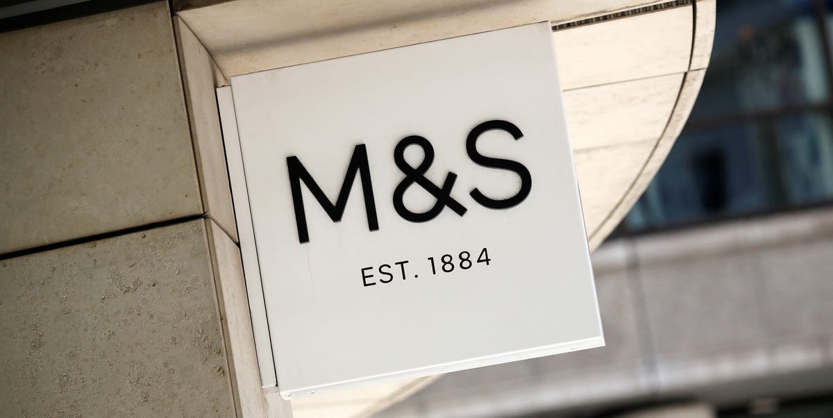 Olive green is trending for autumn and M&S’s reversible cotton bedding set nails the look