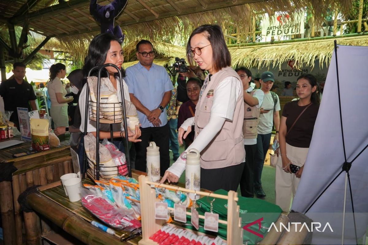 Indonesia opens premium markets to local creative entrepreneurs