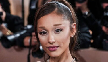 Ariana Grande urges fans not to ‘fret’ after suffering injury before London show