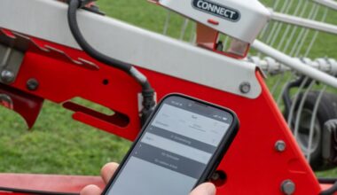 Connect telemetry unit on each implement feeds data to the Harvest Assist app © Pottinger