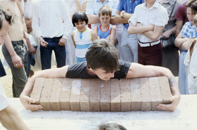 trial-of-strength-strawberry-beds-dublin-ireland-1986-credittom-kennedyphoto12