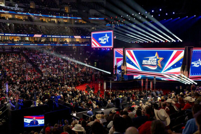 dallas-united-states-09th-sep-2026-a-packed-crowd-fills-the-arena-floor-and-upper-seating-levels-at-american-airlines-center-in-dallas-on-september-9-2026-as-large-led-screens-display-the-2026