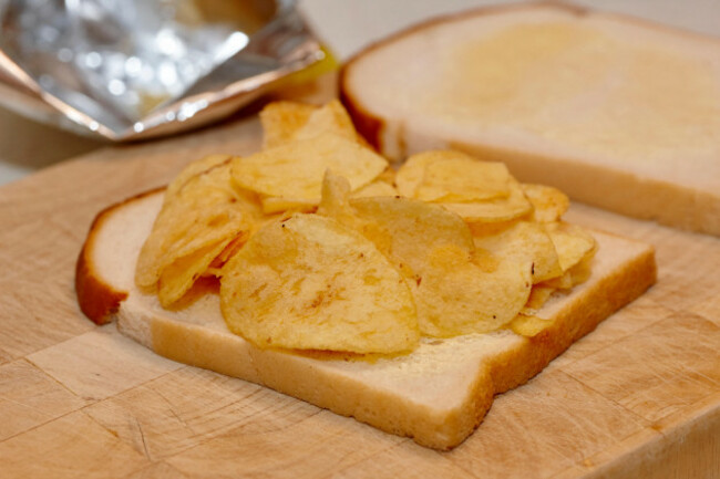 potato-crisp-sandwich