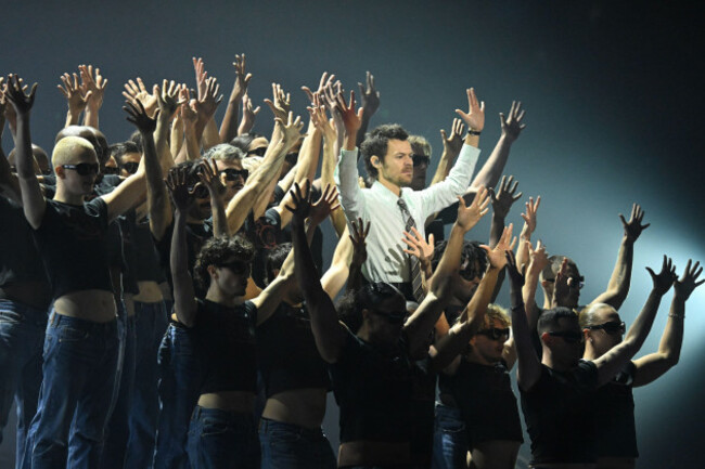 manchester-uk-28-february-2026-harry-styles-performing-at-the-brit-awards-2026-at-co-op-live-manchester-photo-credit-should-read-matt-crossickempicsalamy-live-news