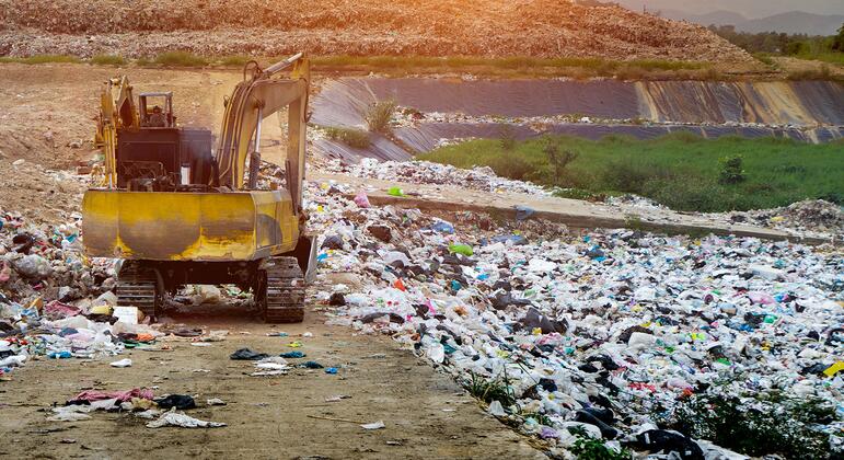 Highly persistent toxic waste threatens ‘many, if not all, human rights’