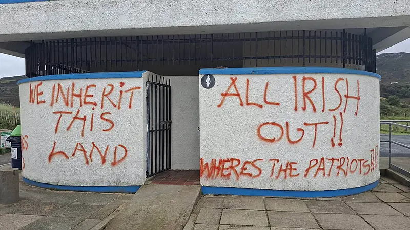 Council praised for swift response on offensive graffiti at Donegal beach