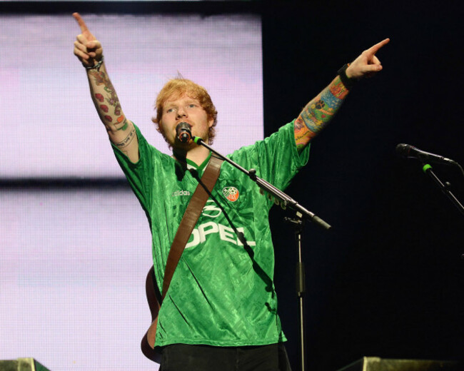 ed-sheeran-performs-at-3arena-in-dublin-wearing-an-irish-football-jersey-featuring-ed-sheeran-where-dublin-ireland-when-03-oct-2014