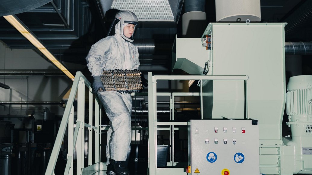 End-of-life high-voltage batteries, 2026, ©Jann Höfer / cylib