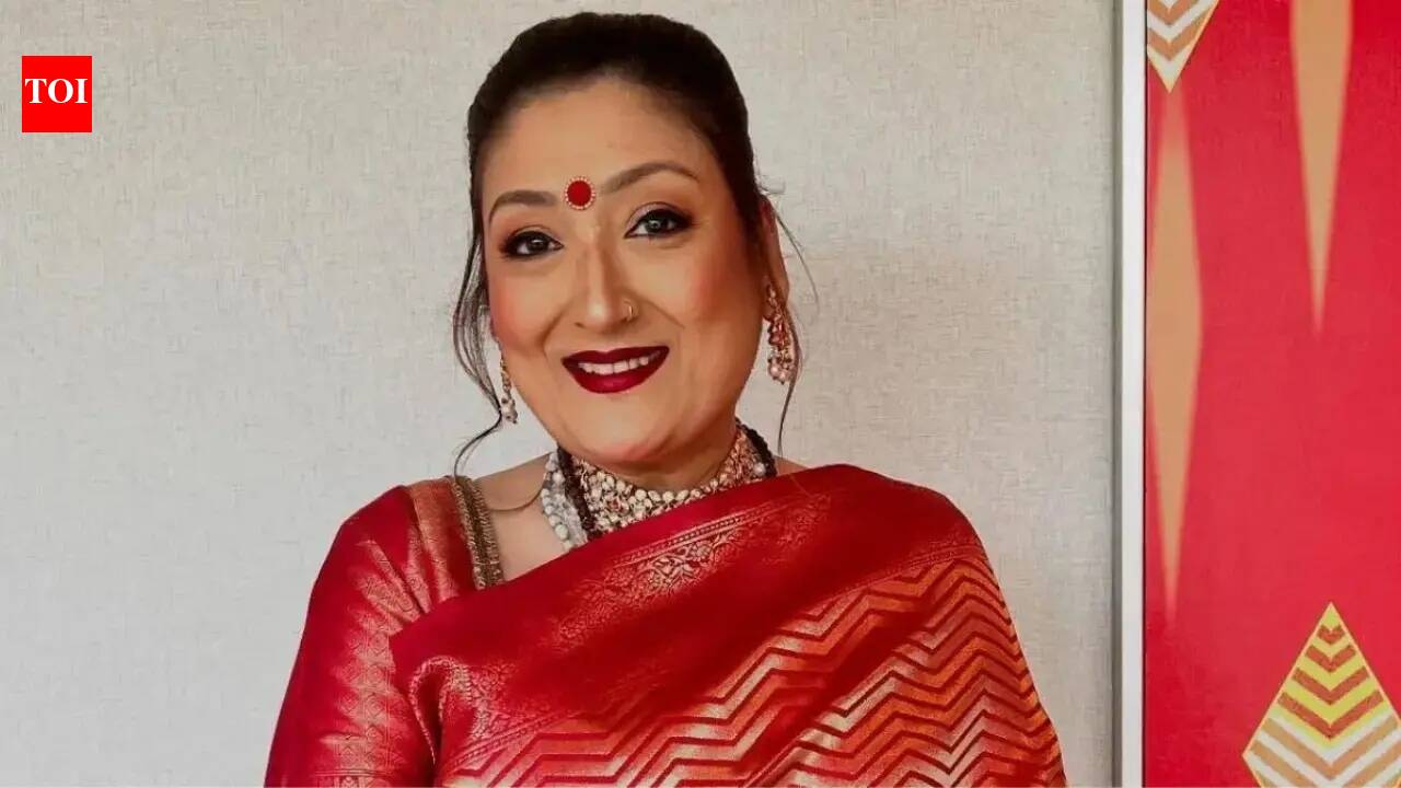 Sunita Ahuja chooses Shah Rukh Khan over Shahid Kapoor, Harshvardhan Rane for hypothetical 'One night stand' : 'My priority will be SRK' | Hindi Movie News