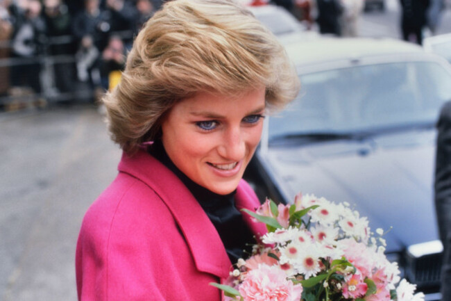 a-smiling-diana-princess-of-wales-receiving-a-bouquet-of-flowers-during-a-visit-to-the-relate-marriage-guidance-centre-in-barnet-north-london-england-uk-29th-november-1988