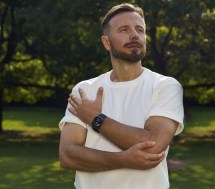 You can use the Huawei Watch D3 to measure your blood pressure anywhere, anytime