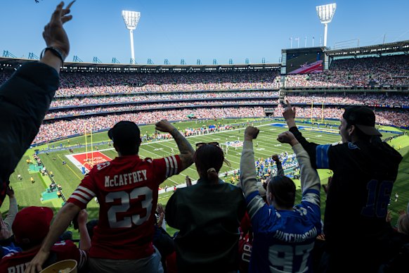 Fans make their voices heard at the MCG.