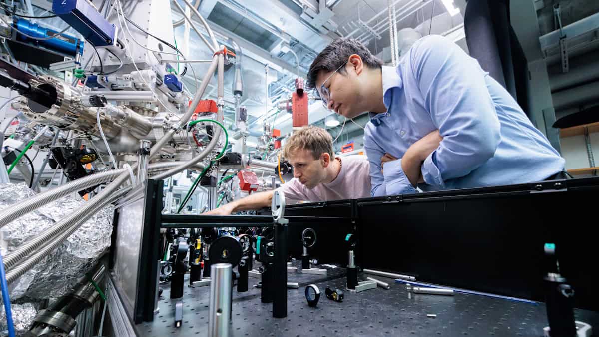 Two-dimensional material shows promise for long-term memory, thanks to slow electrons – Physics World