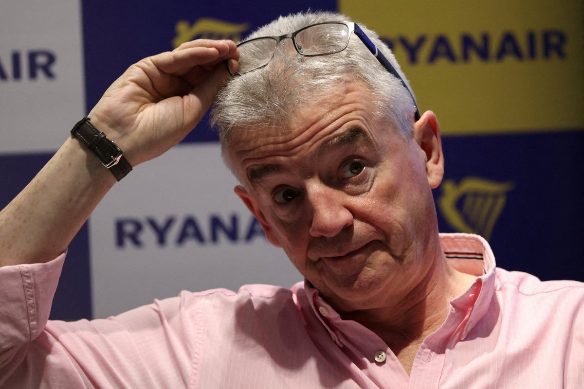 Ryanair boss demands ‘overpaid, failing’ air traffic chief be sacked after UK airport crisis