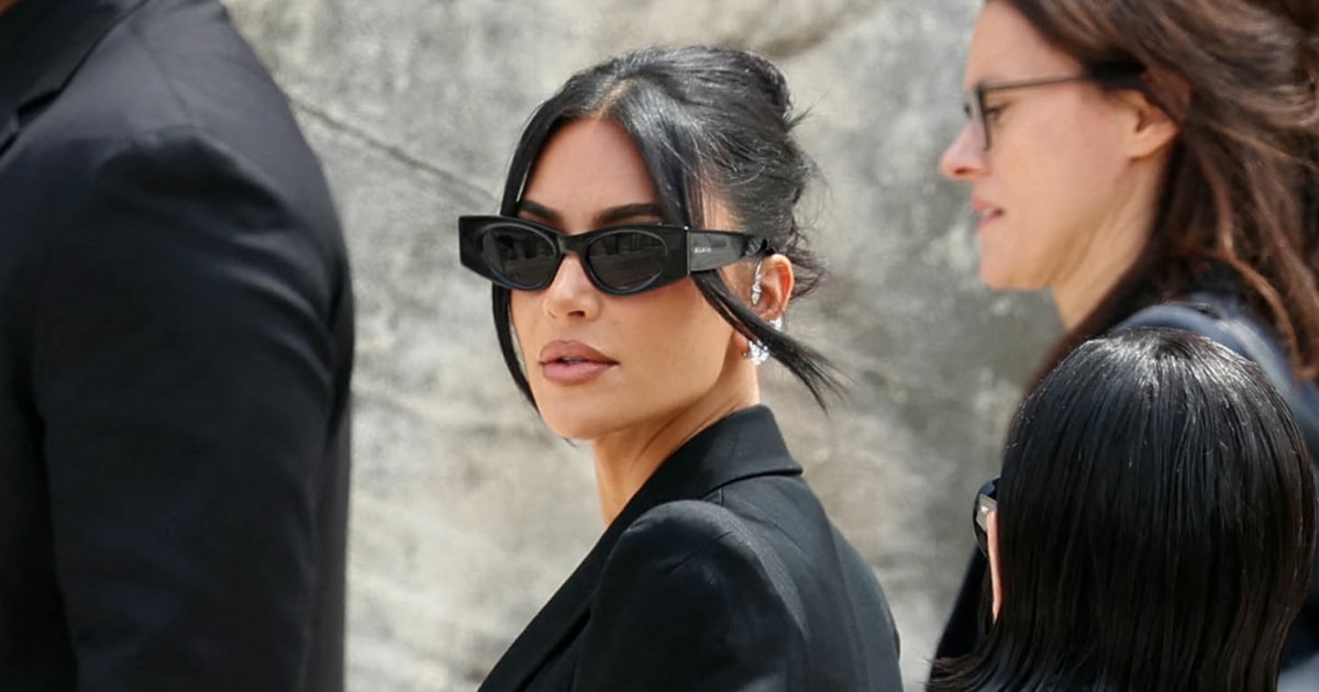 A Paris court awards Kim Kardashian 1 euro after her 2016 robbery