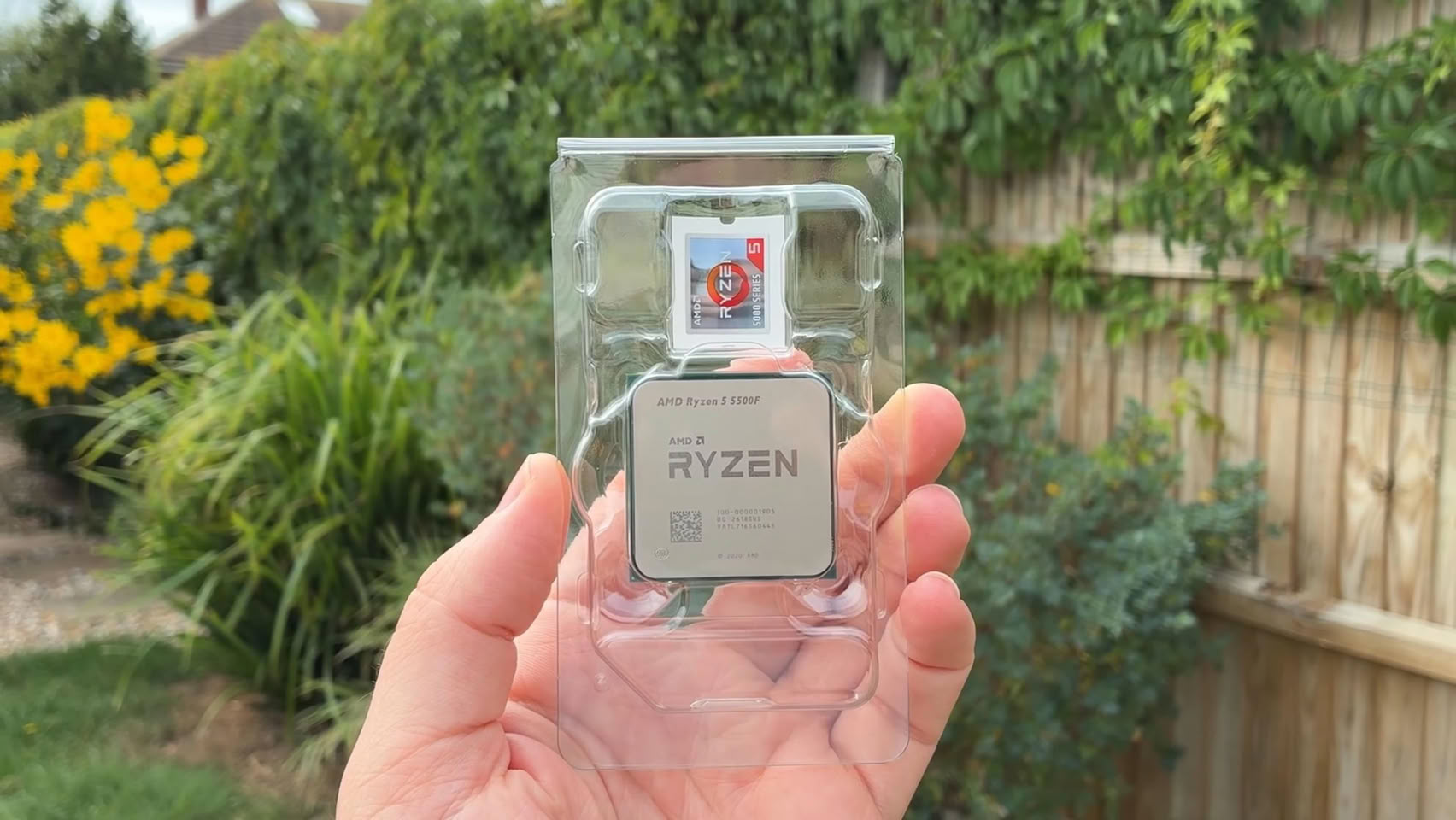 AMD Ryzen 5 5500F Beats Ryzen 5 5500 by Up to 16% in Early Gaming Benchmarks