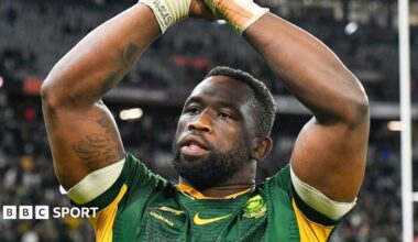 South Africa captain Siya Kolisi applauds fans in Baltimore after the Springboks' win over New Zealand