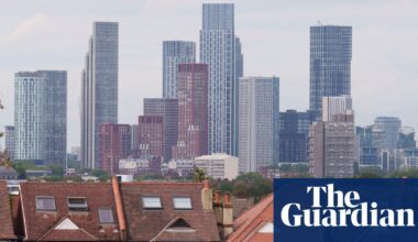 Fears over interest rate rise and jobs send UK consumer confidence to three-year low | Economics
