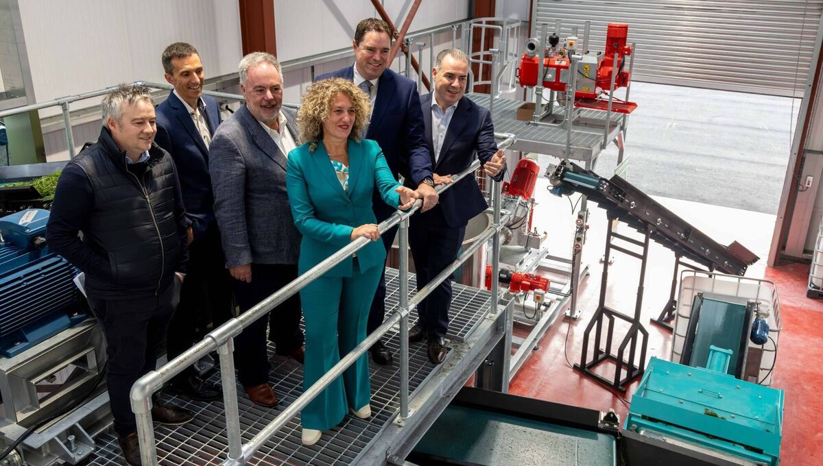 From left: James Gaffey, MTU CircBio Research Group; Kevin O'Connor, Farm Zero C / BiOrbic; John O'Brien, chair, Carbery; Virginia Puzzulo, head of programme, CBE JU; agriculture minister Martin Heydon; and Jason Hawkins, chief executive, Carbery. 