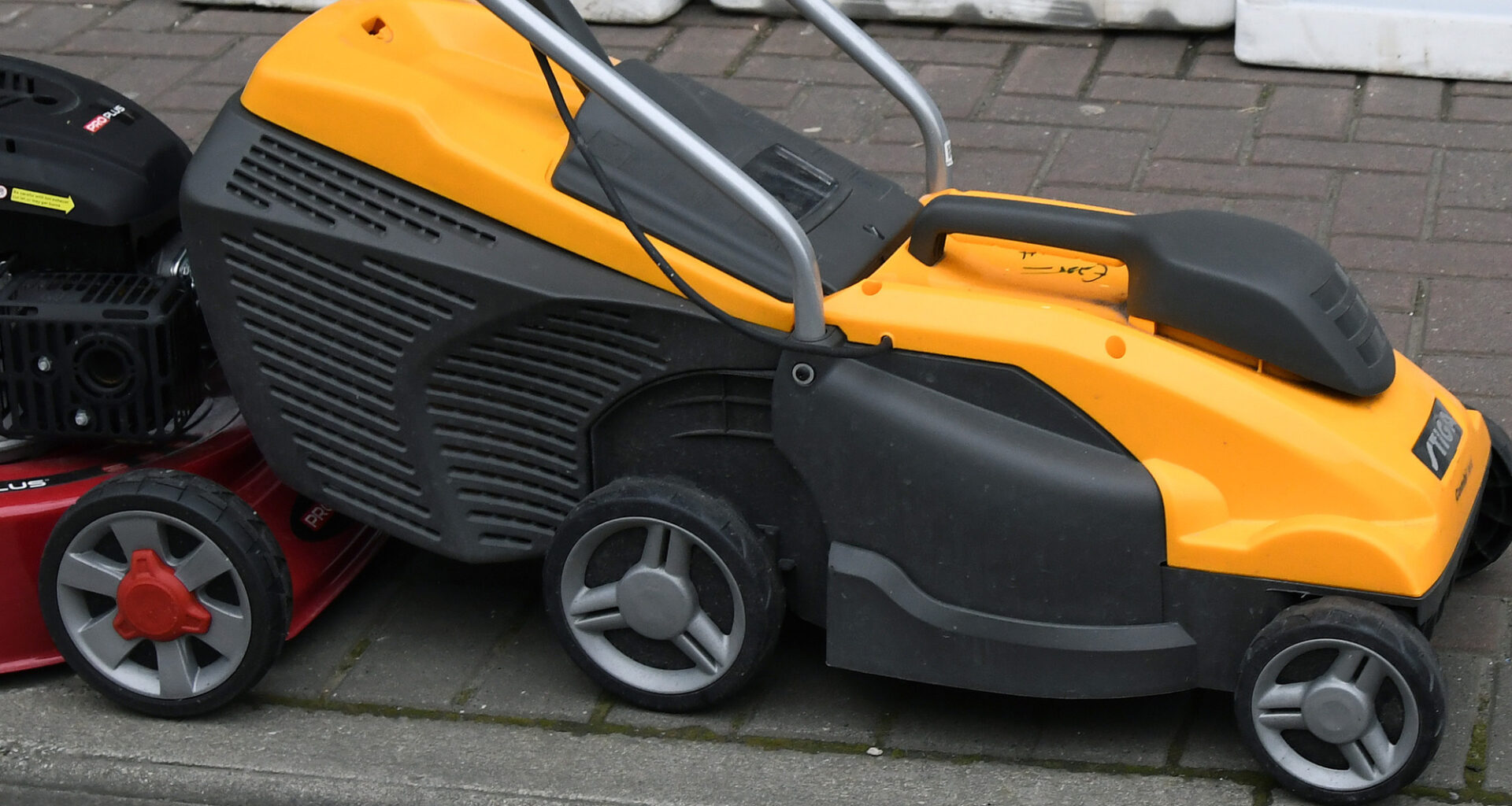 Man who allegedly took lawnmower from Montenotte garden was seen and heard on doorbell camera, court told