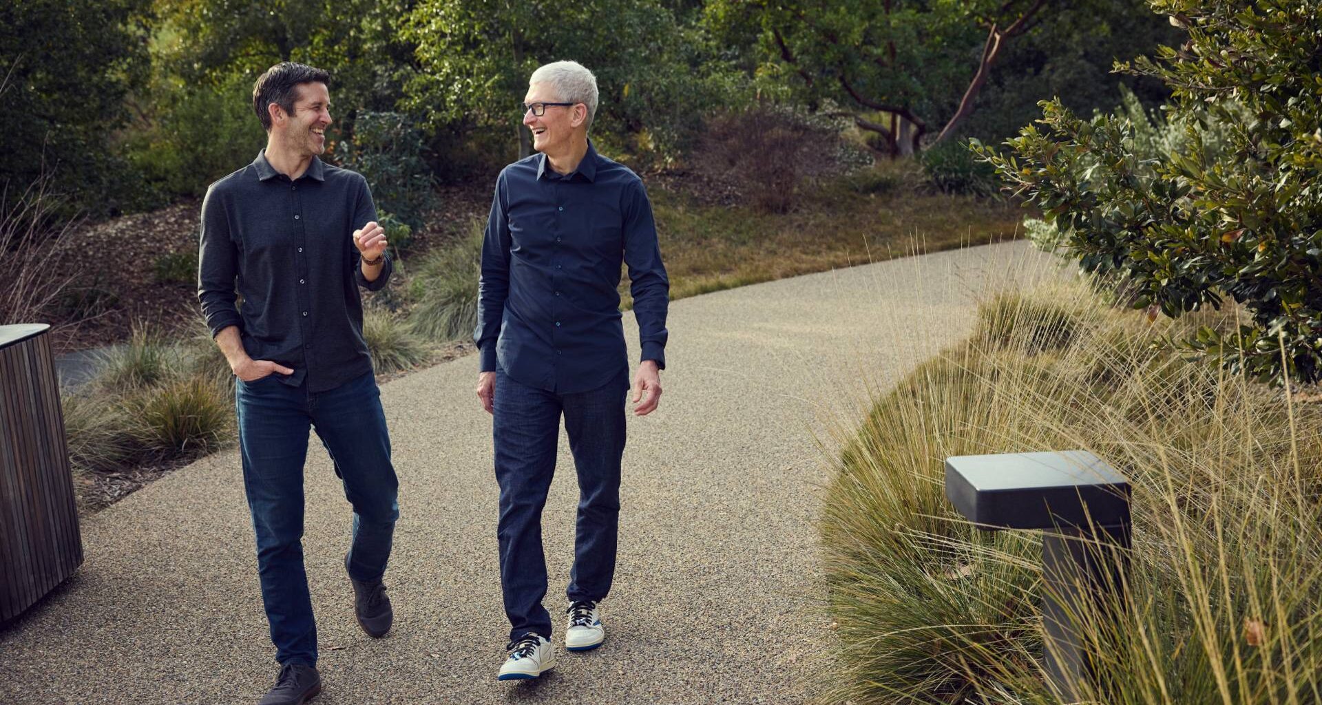New Apple chief executive John Ternus and executive chairman Tim Cook.