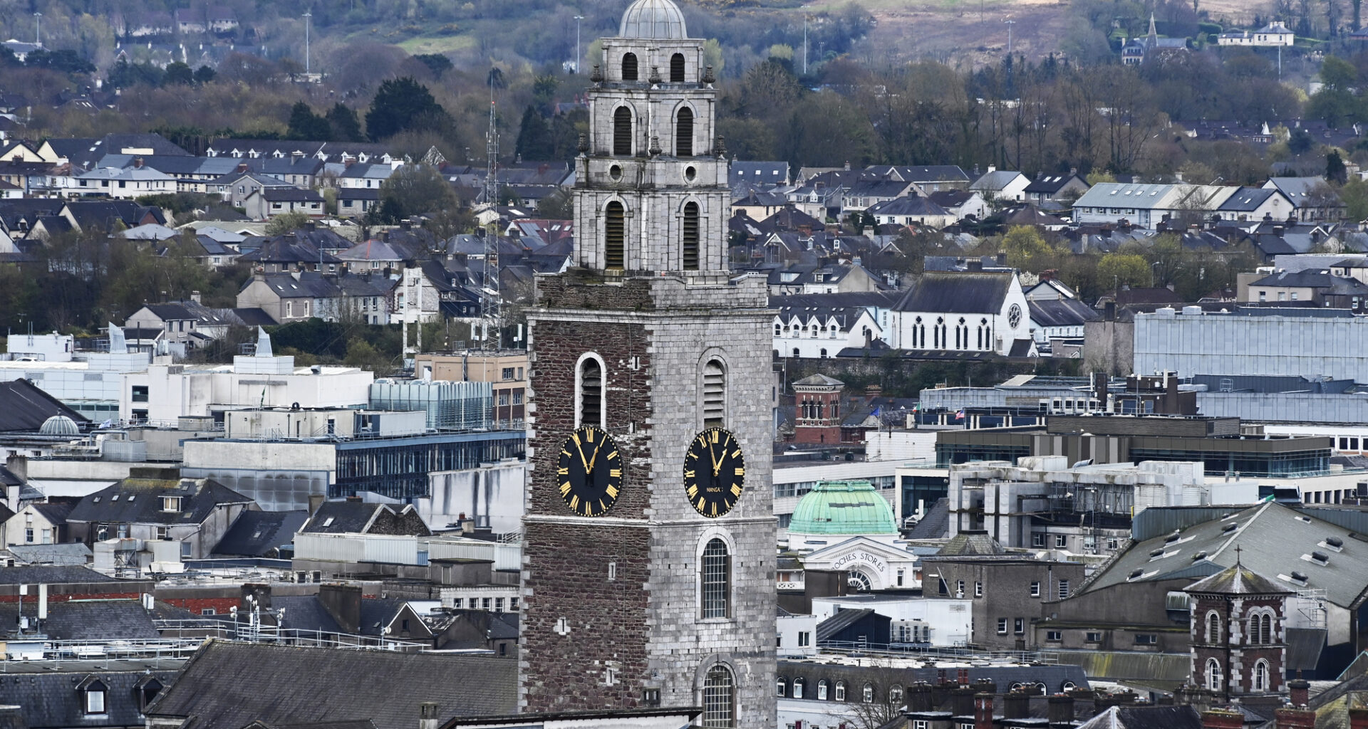 When do the clocks go back in Ireland? Date confirmed for end of daylight saving time