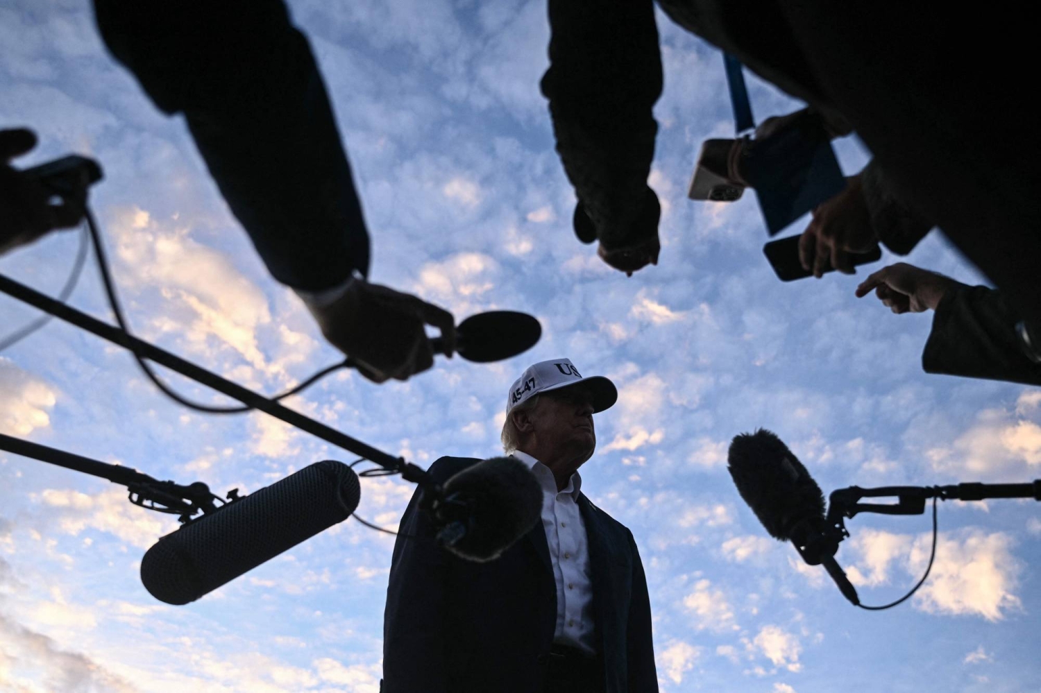 Trump chastises Zelenskyy over Russian refinery strikes during Ireland visit