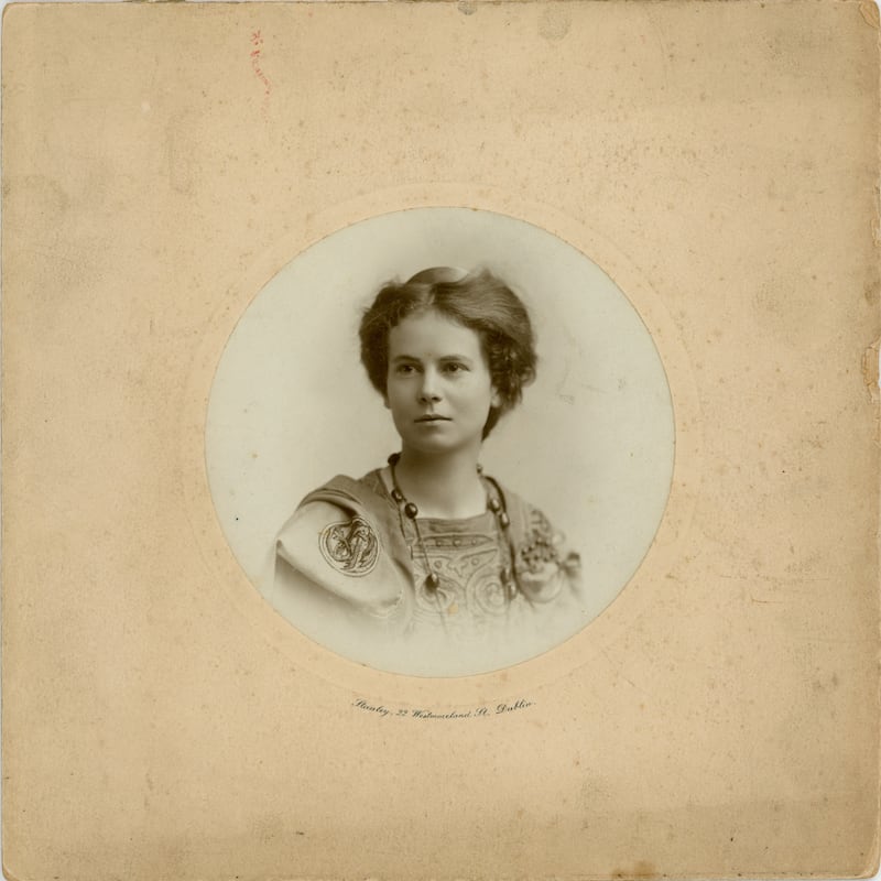 Studio photograph of Mary Maguire Colum as a young woman, undated [c 1907]. Photograph: Courtesy of Padraic and Mary Colum Collection, Binghamton University Libraries Special Collections