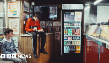 How Oasis fans cracked the Celtic Park gigs code in chip shop video - BBC