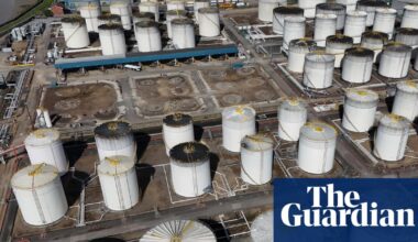 Oil prices rise above $100 a barrel for first time since July as Iran war escalates | Oil