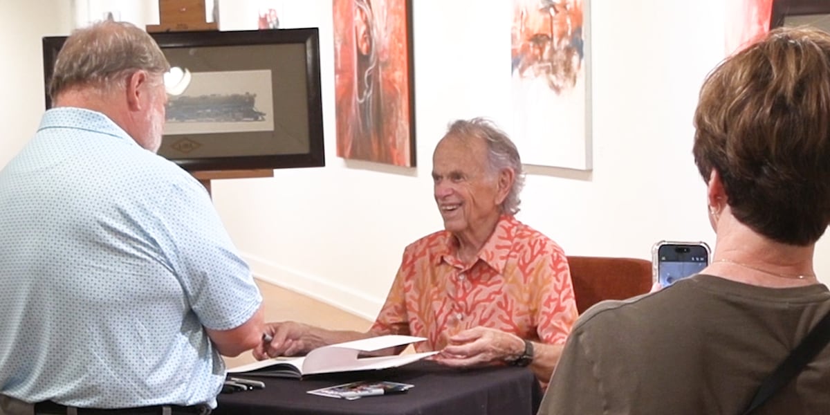 Beach Boys founding member Al Jardine connects with Lima fans
