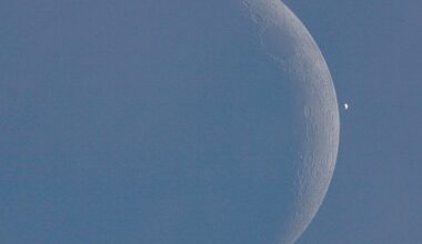 A lunar occultation of Venus. Credit: Pete Lawrence
