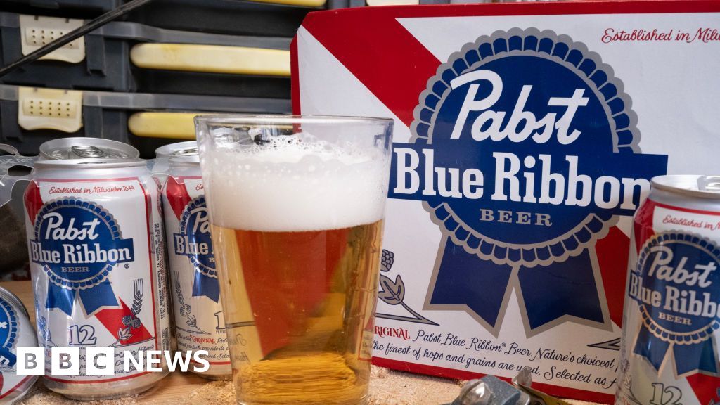 Company offering reward for safe return of truckload of Pabst Blue Ribbon beer - bbc.com