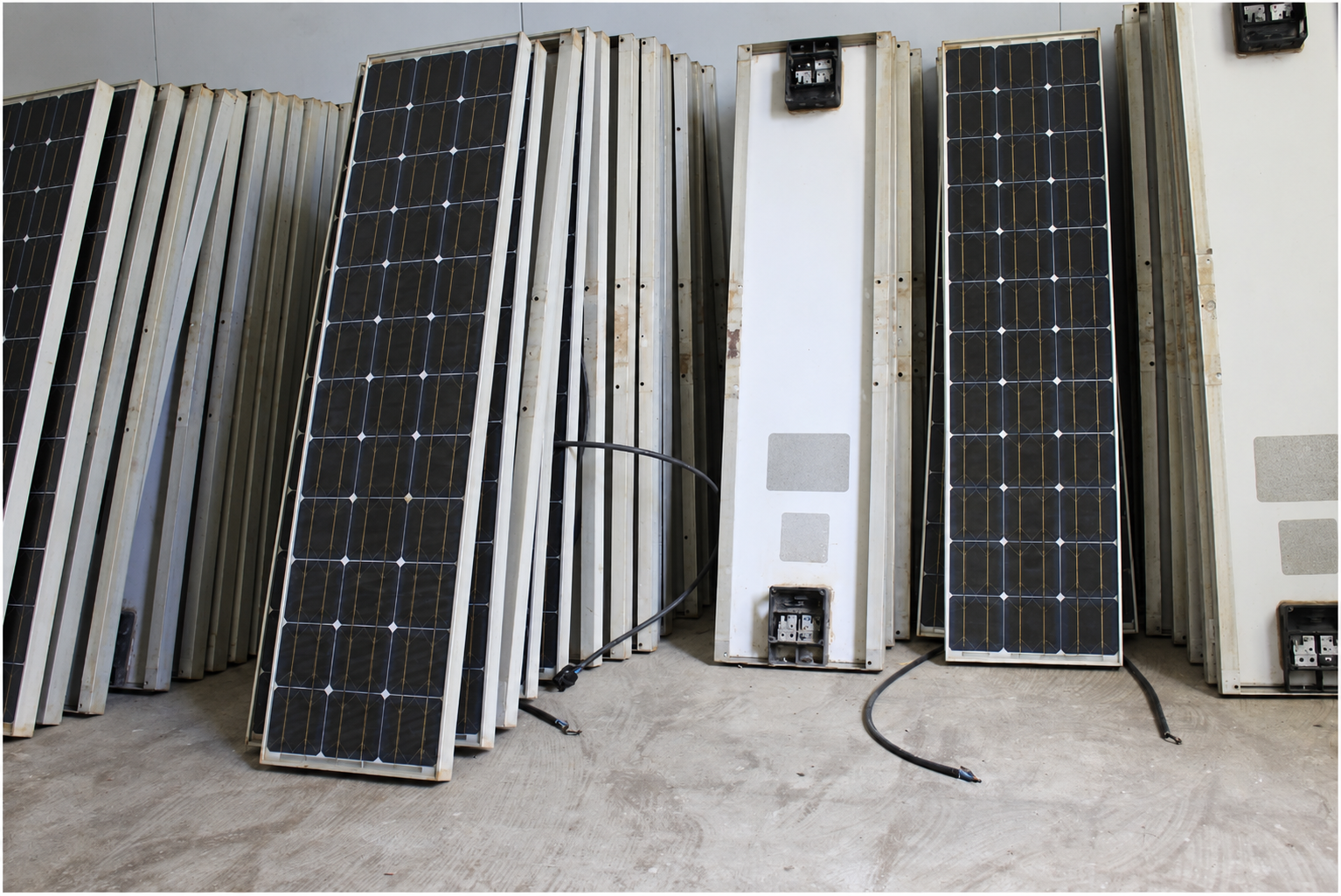 After 30 years in hot-arid climate, Arco solar modules still deliver about half their original power